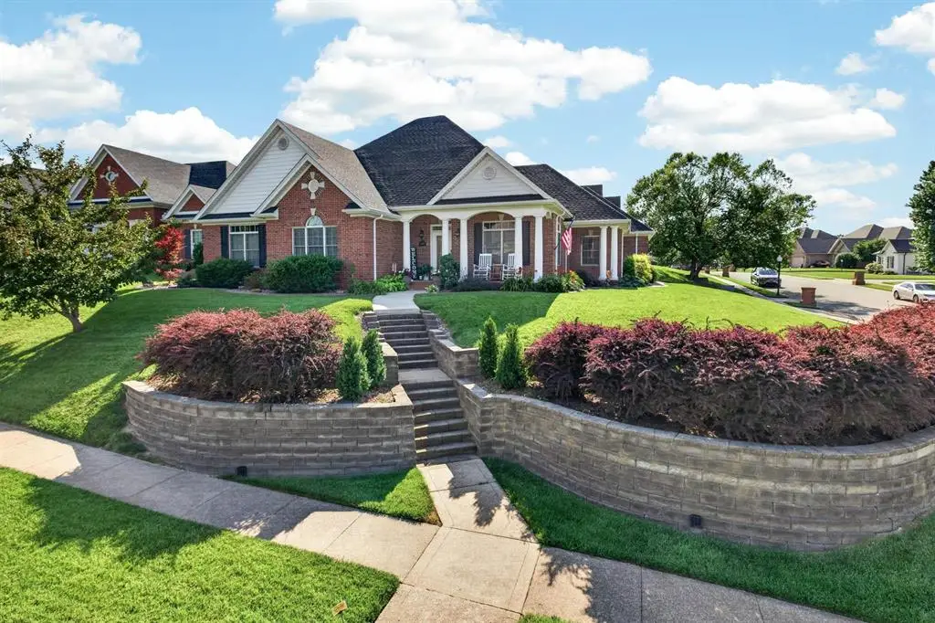 2499 Hillbrooke Pkwy, Owensboro, KY 42303 - #1