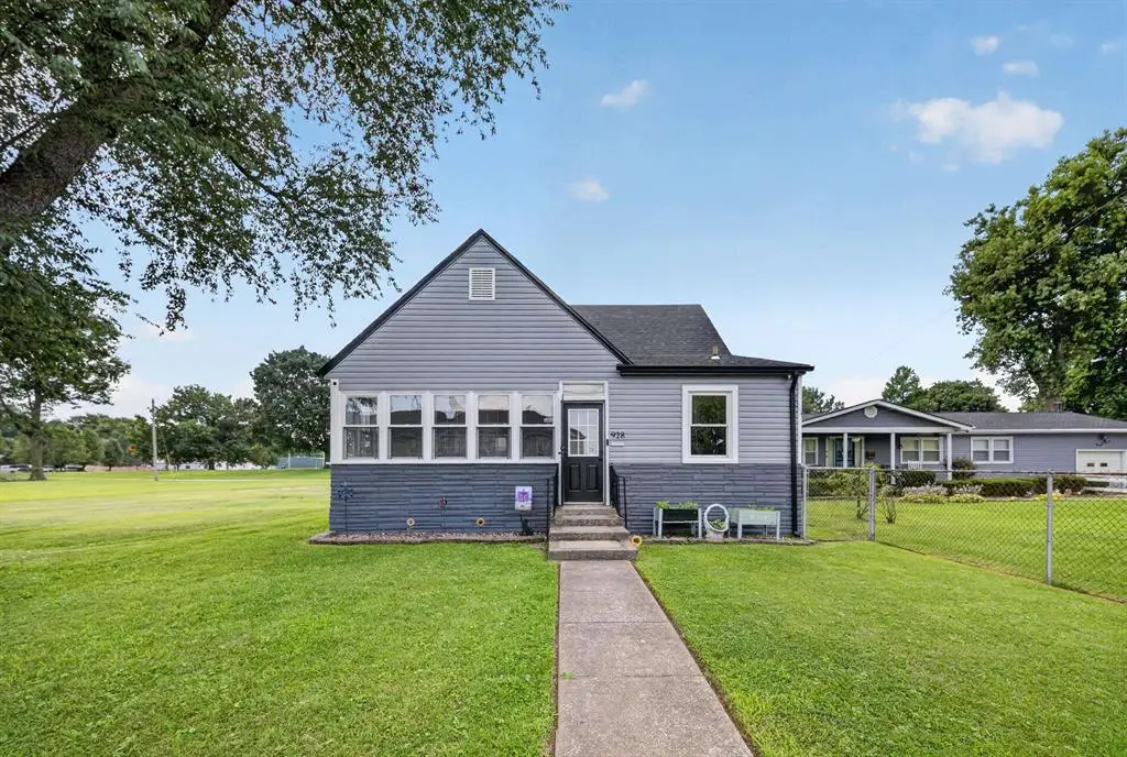 928 W 8th St, Owensboro, KY 42301 - #1