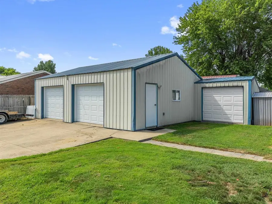 3049 Yosemite Drive, Owensboro, KY 42301 - #2