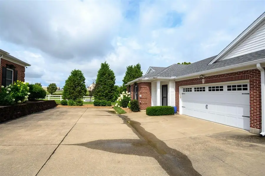 3962 Brookside Ct., Owensboro, KY 42303 - #3