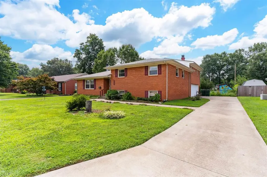 2238 S Stratford Dr, Owensboro, KY 42301 - #3