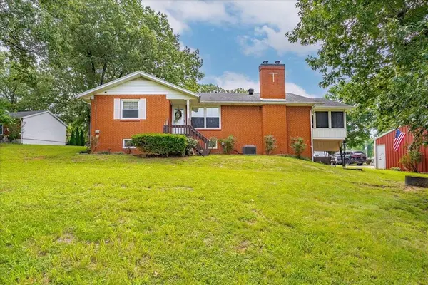 906 N 2nd St, Central City, KY 42330