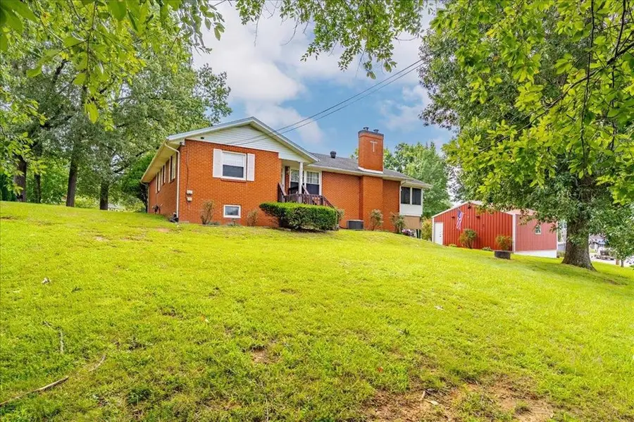 906 N 2nd St, Central City, KY 42330 - #3