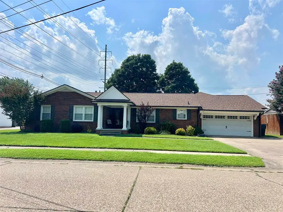 2220 Fieldcrest Dr, Owensboro, KY 42301 - #3