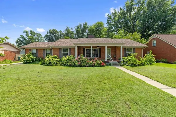 2158 So Stratford, Owensboro, KY 42301