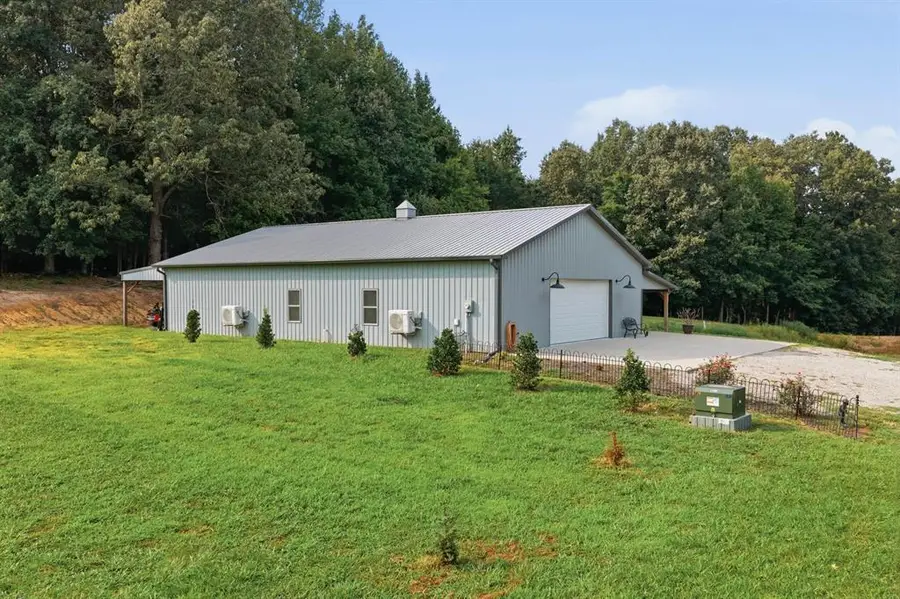 3981 Ronnie Lake Rd., Utica, KY 42376 - #2