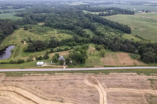 1875 E Harmons Ferry Rd, Utica, KY 42376