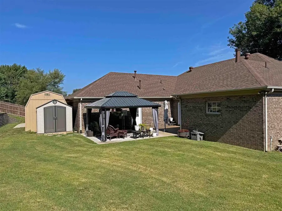 2732 Hillbrooke Parkway, Owensboro, KY 42303 - #2