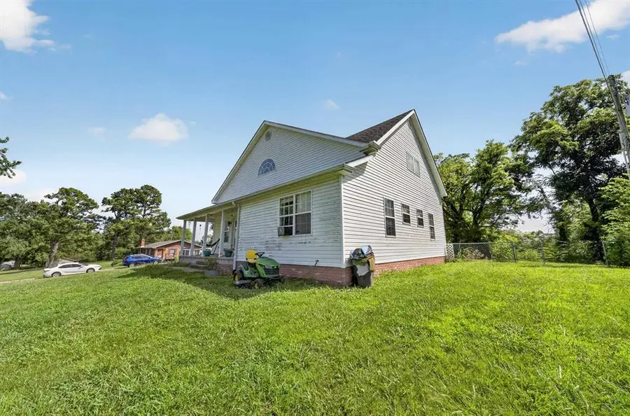 3044 Hilltop Curve Rd, Waverly, KY 42462 - #2