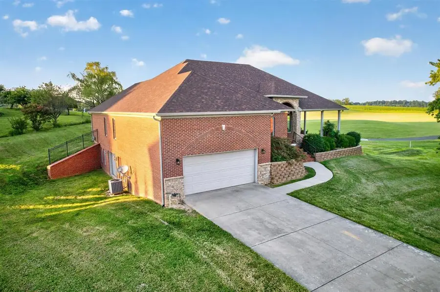1735 Sterling Valley Dr, Owensboro, KY 42303 - #2