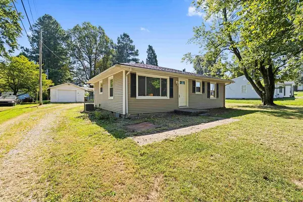 6563 Harmony Dr, Utica, KY 42376