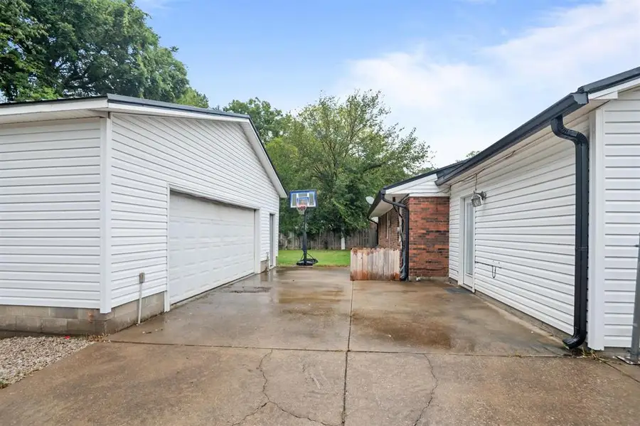 2933 Yosemite Dr., Owensboro, KY 42301-8476 - #3