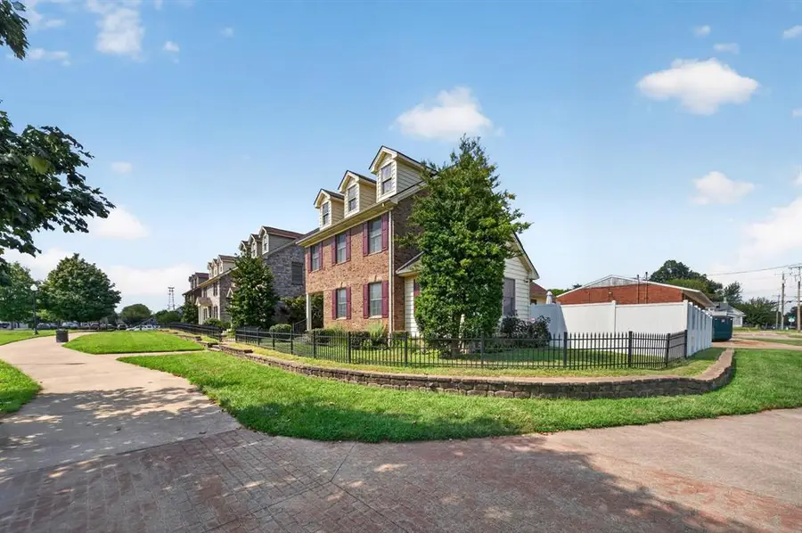 720 Crittenden St, Owensboro, KY 42303 - #2