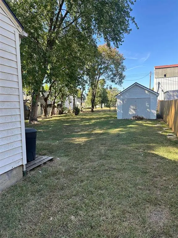 1823 W 3rd Street, Owensboro, KY 42301 - #3