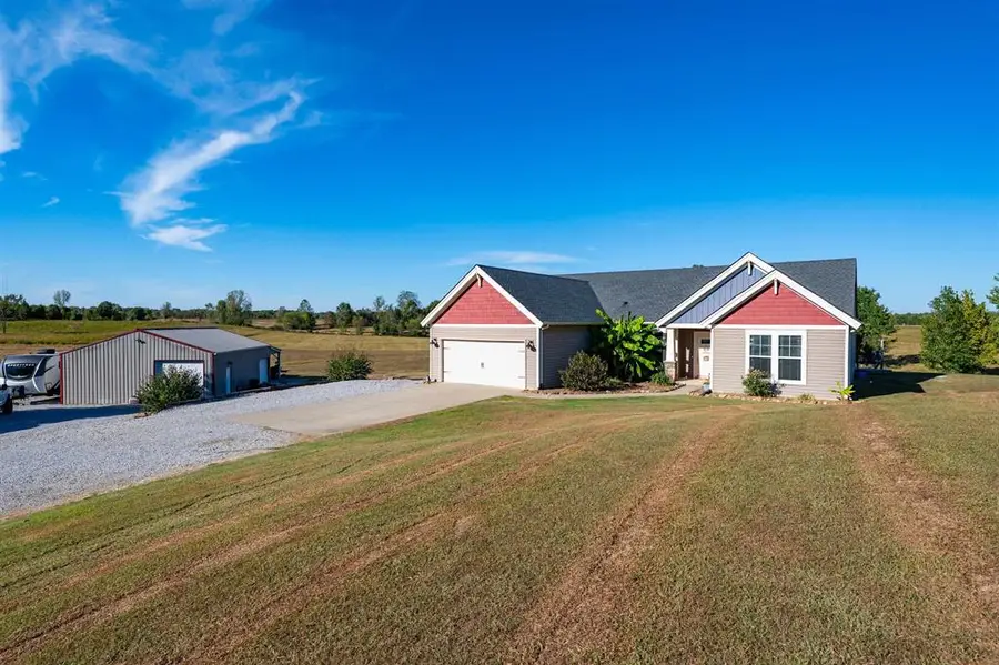 2811 Moseley Rd., Utica, KY 42376 - #3