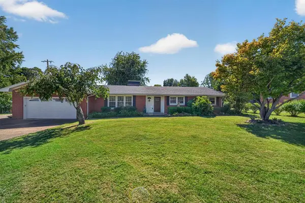 3956 Locust Hill Dr, Owensboro, KY 42303