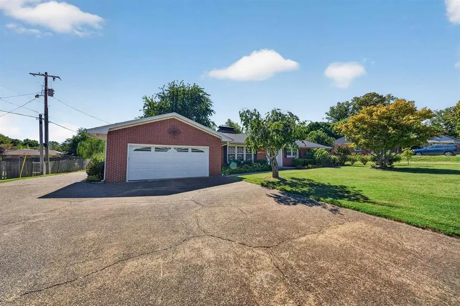 3956 Locust Hill Dr, Owensboro, KY 42303 - #2