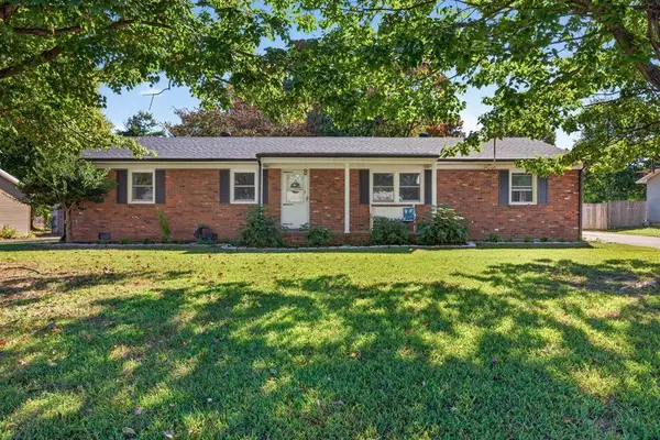 4638 Boxwood Dr, Owensboro, KY 42303