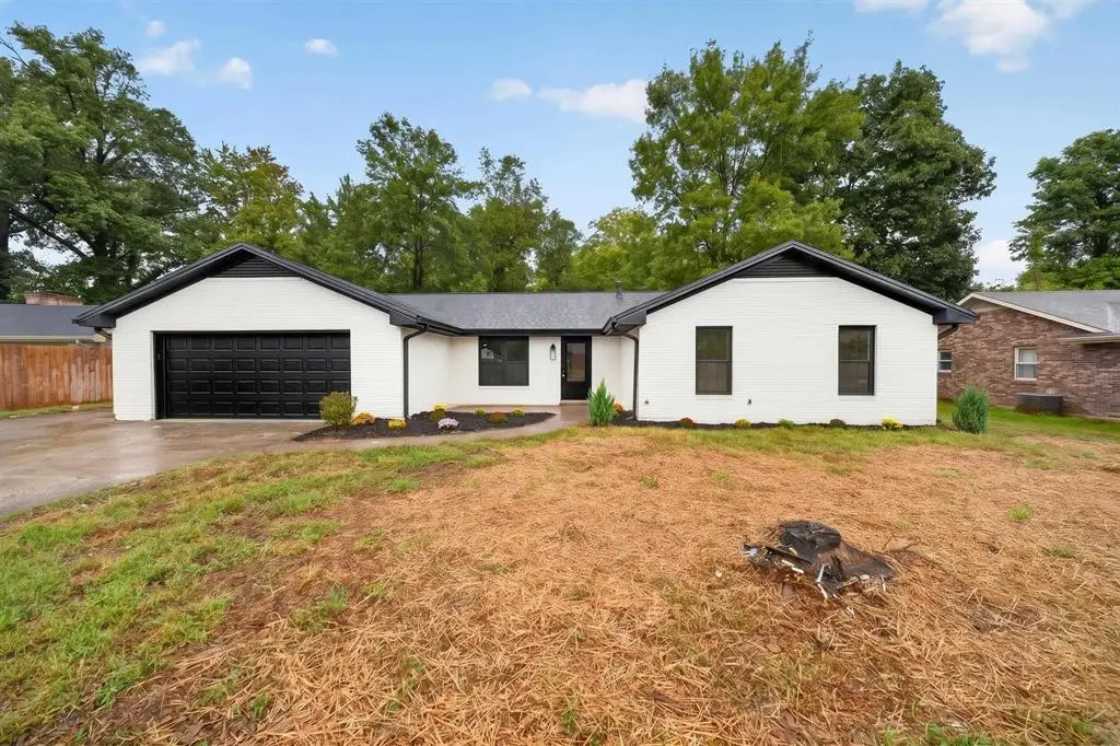 6567 Brookwood Dr, Owensboro, KY 42301 - #1