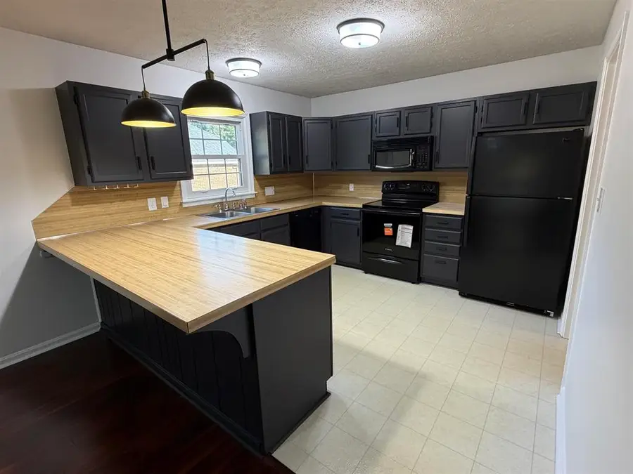 3735 Marseille Dr, Owensboro, KY 42303 - #2