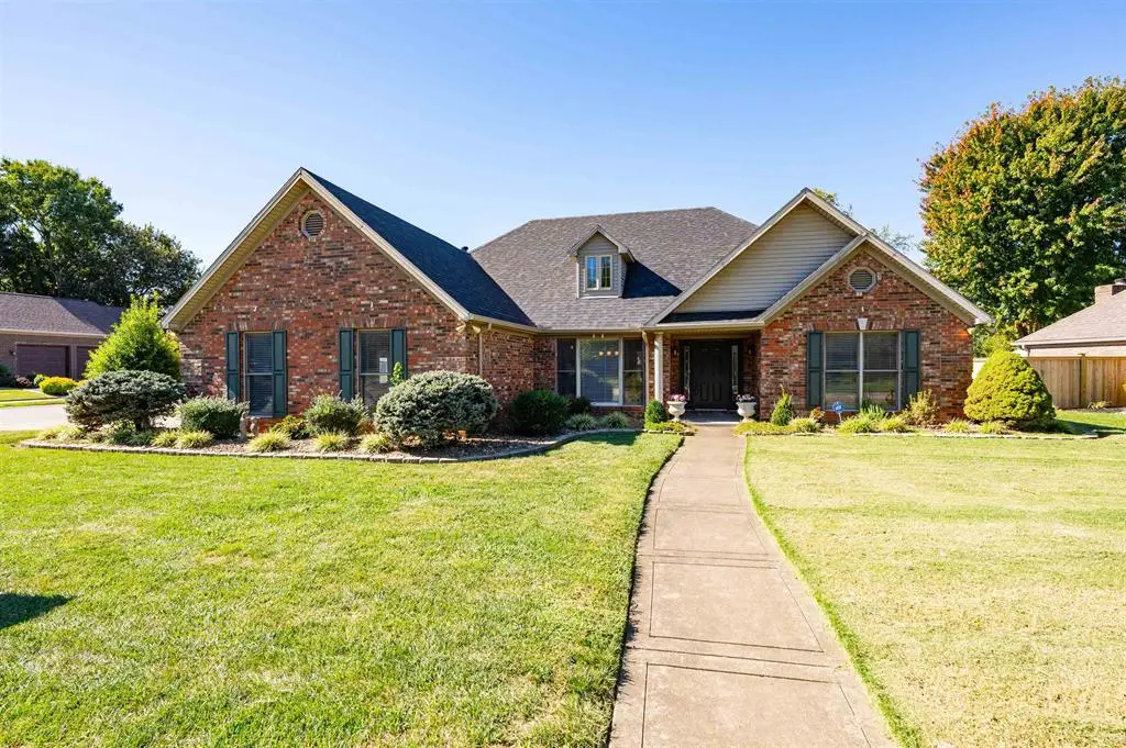2678 Hillbrooke Pkwy, Owensboro, KY 42303 - #1