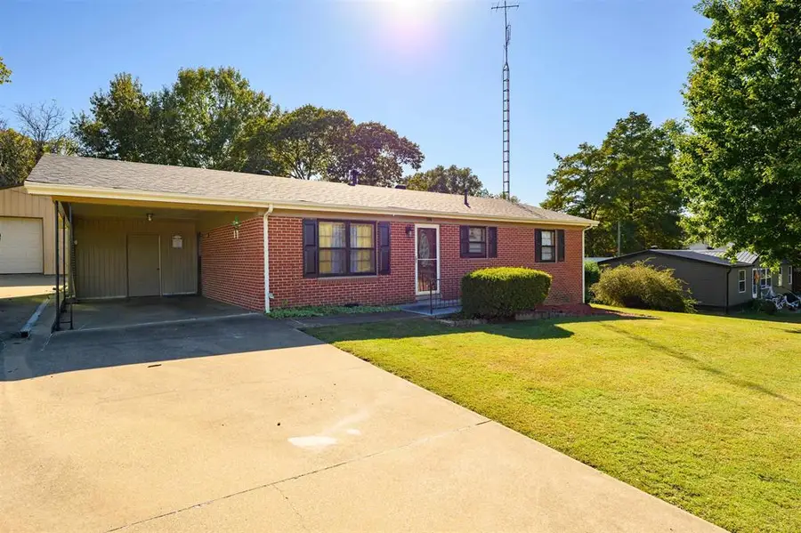 709 Hicks Avenue, Livermore, KY 42352 - #2