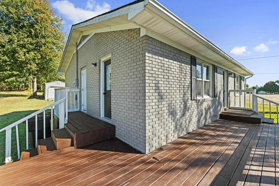 999 Oakwood Dr, Hartford, KY 42347 - #3