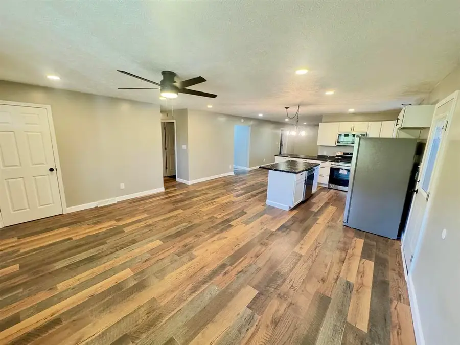 9040 Hwy 231, Utica, KY 42376 - #3