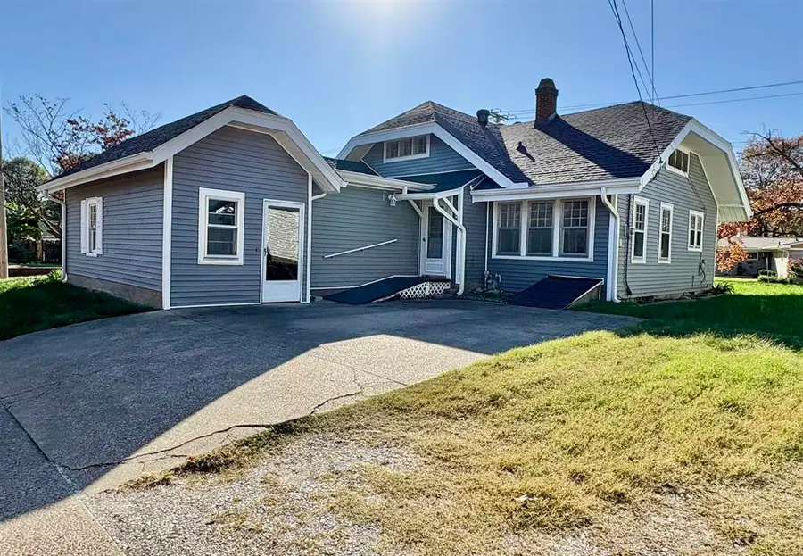 621 W 15th St, Owensboro, KY 42301 - #3