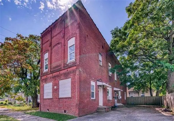 738 First St, Henderson, KY 42420