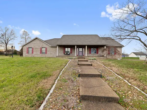 2677 Briarcliff Dr., Newburgh, IN 47630