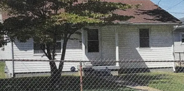 11 Maple St., Henderson, KY 42420