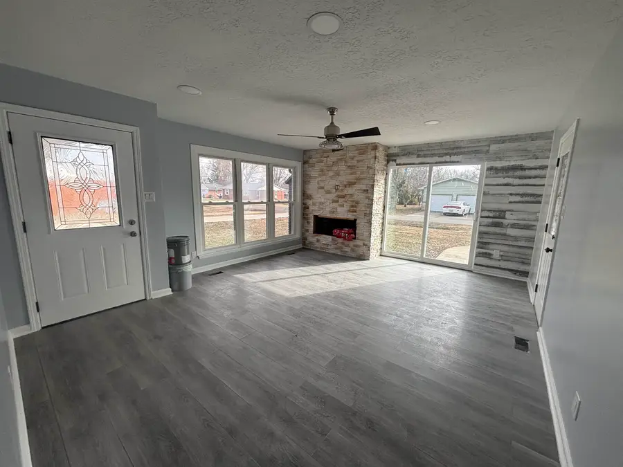 453 Lake Dr, Henderson, KY 42420 - #3