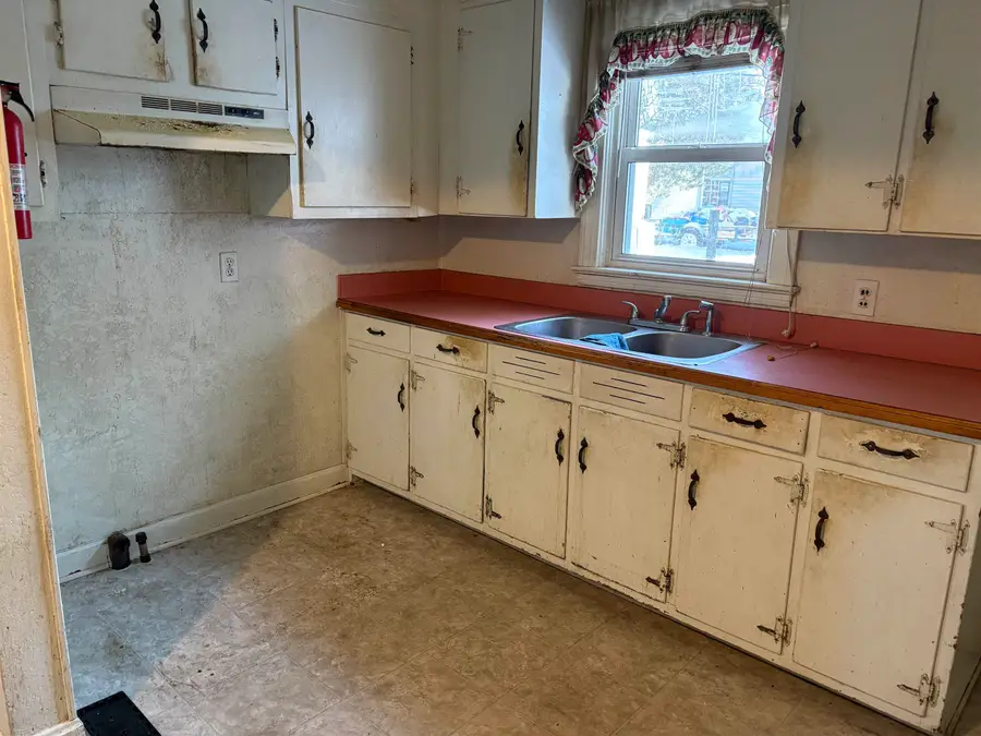 328 Lett St, Henderson, KY 42420 - #3