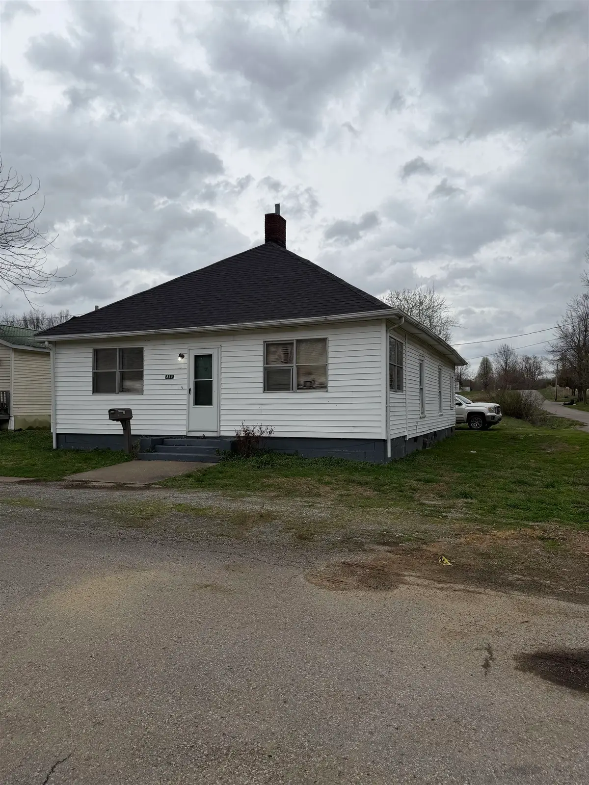 819 Givens St., Providence, KY 42450 - #1