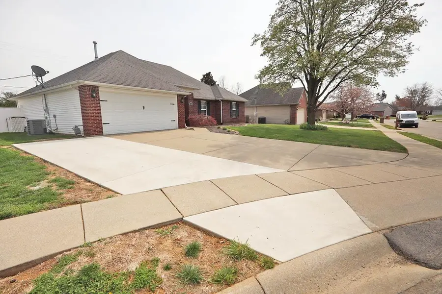 1121 Breezeport Crt, Henderson, KY 42420 - #2