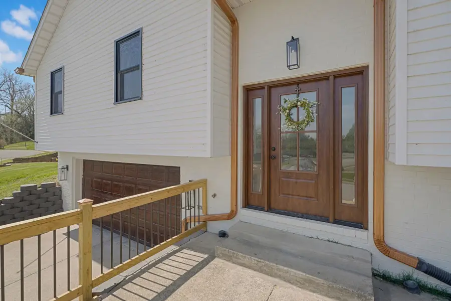 2455 Summit Dr., Henderson, KY 42420 - #3