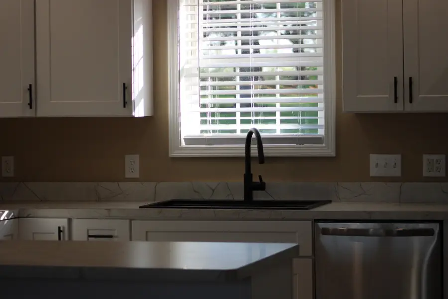 714 E Lyon, Morganfield, KY 42437 - #3