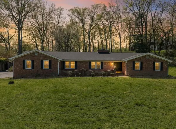 840 Woodspoint Dr., Henderson, KY 42420