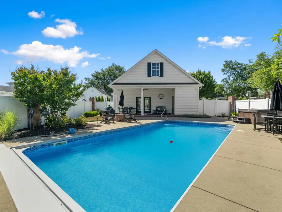 838 N Main St., Henderson, KY 42420 - #2