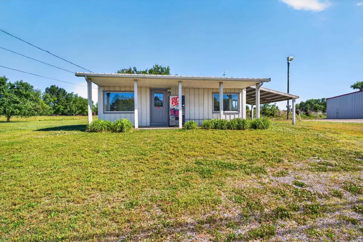 101 N US Hwy 60, Waverly, KY 42462 - #1
