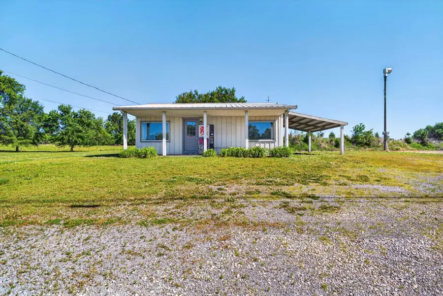 101 N US Hwy 60, Waverly, KY 42462 - #2