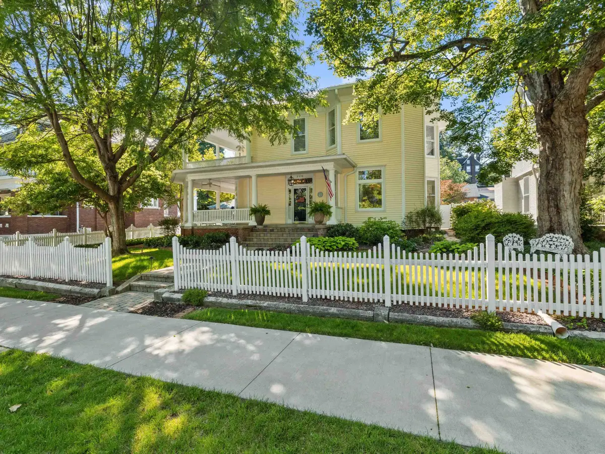 220 S Main St., Henderson, KY 42420 - #1