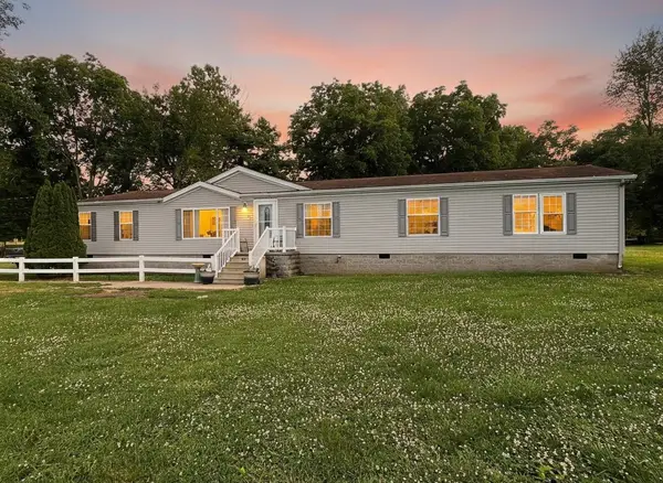 1549 E. Webster St., Morganfield, KY 42437