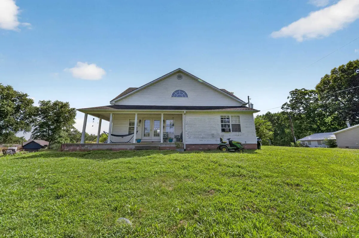 3044 Hilltop Curve Rd, Waverly, KY 42462 - #1