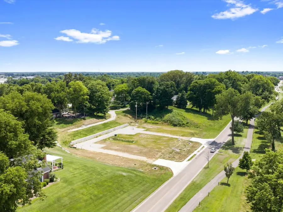 1114 Merritt Dr., Henderson, KY 42420 - #2