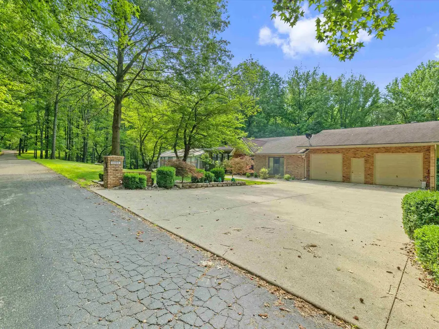 5400 Timberlane Dr., Henderson, KY 42420 - #3