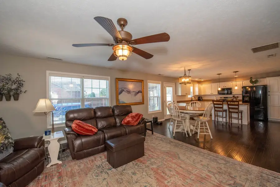 2152 Augusta Drive, Henderson, KY 42420-0000 - #3