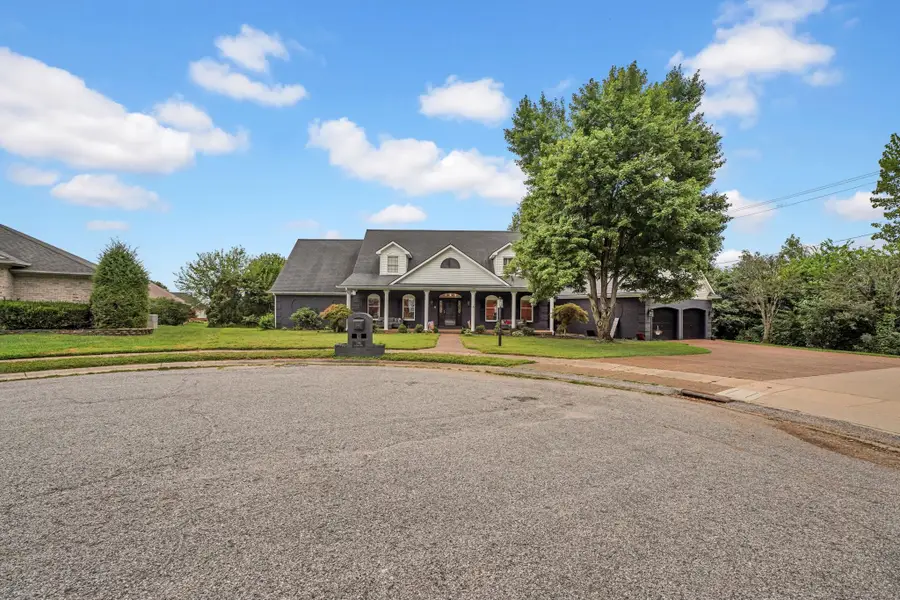 2346 Balmoral Dr., Henderson, KY 42420 - #2