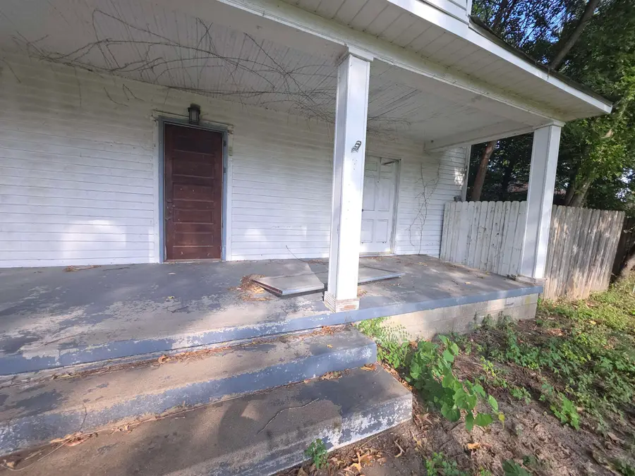 1109 N Washington St, Sturgis, KY 42459 - #3